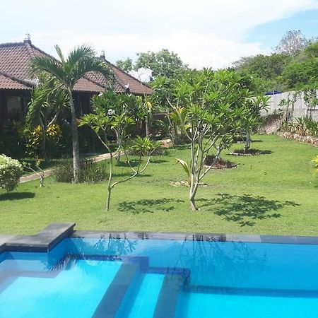 Gatri Hut Hotel Nusa Lembongan  Exterior photo