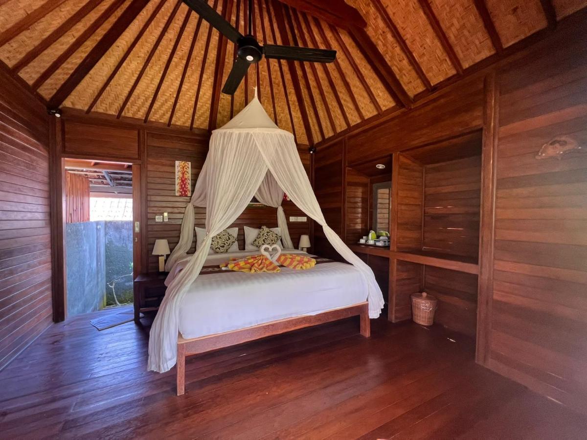 Gatri Hut Hotel Nusa Lembongan  Exterior photo