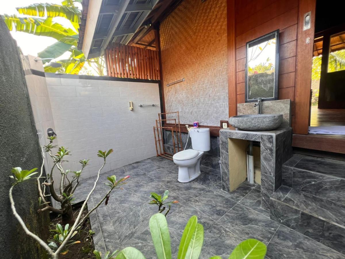 Gatri Hut Hotel Nusa Lembongan  Exterior photo