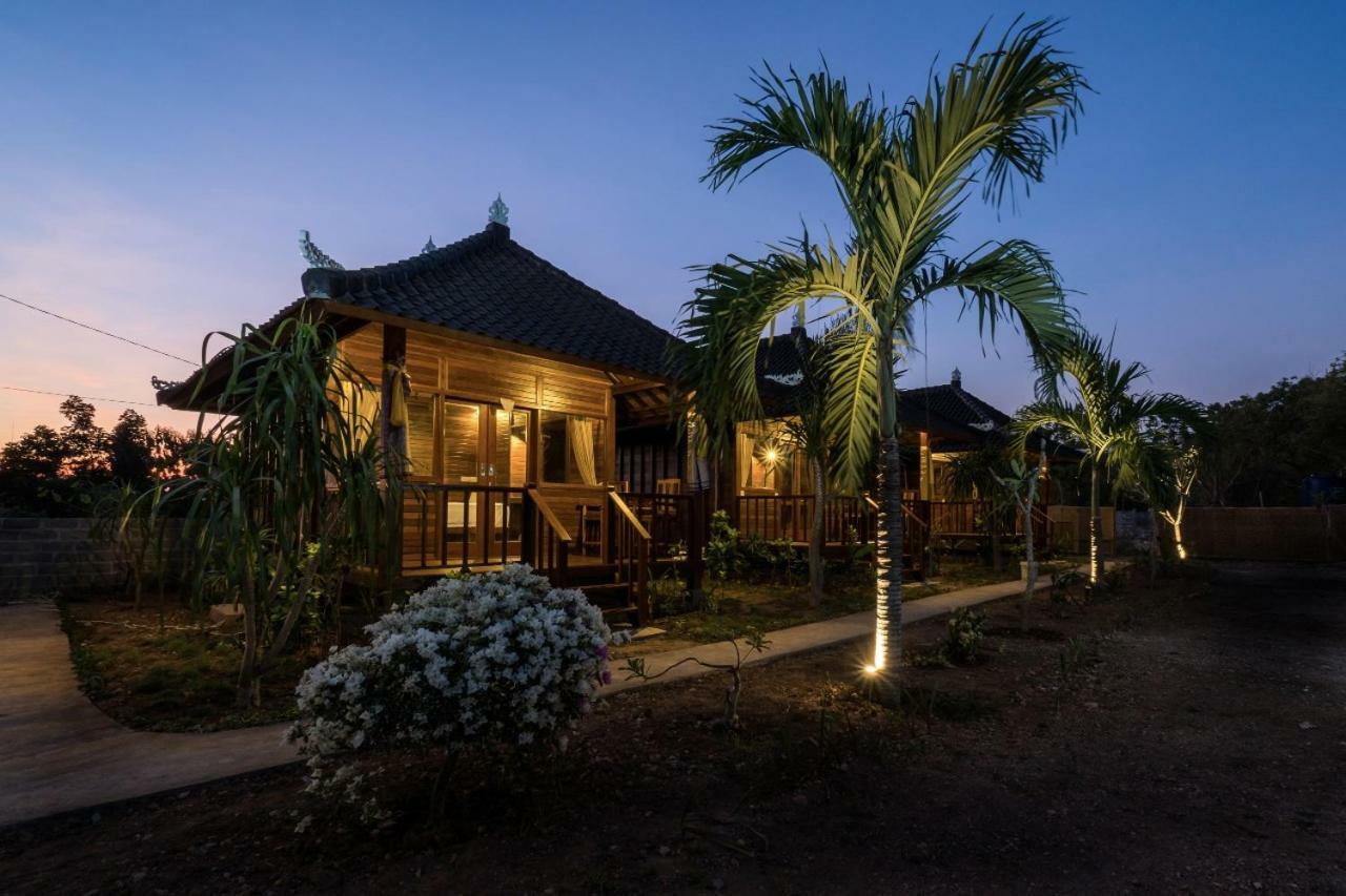 Gatri Hut Hotel Nusa Lembongan  Exterior photo