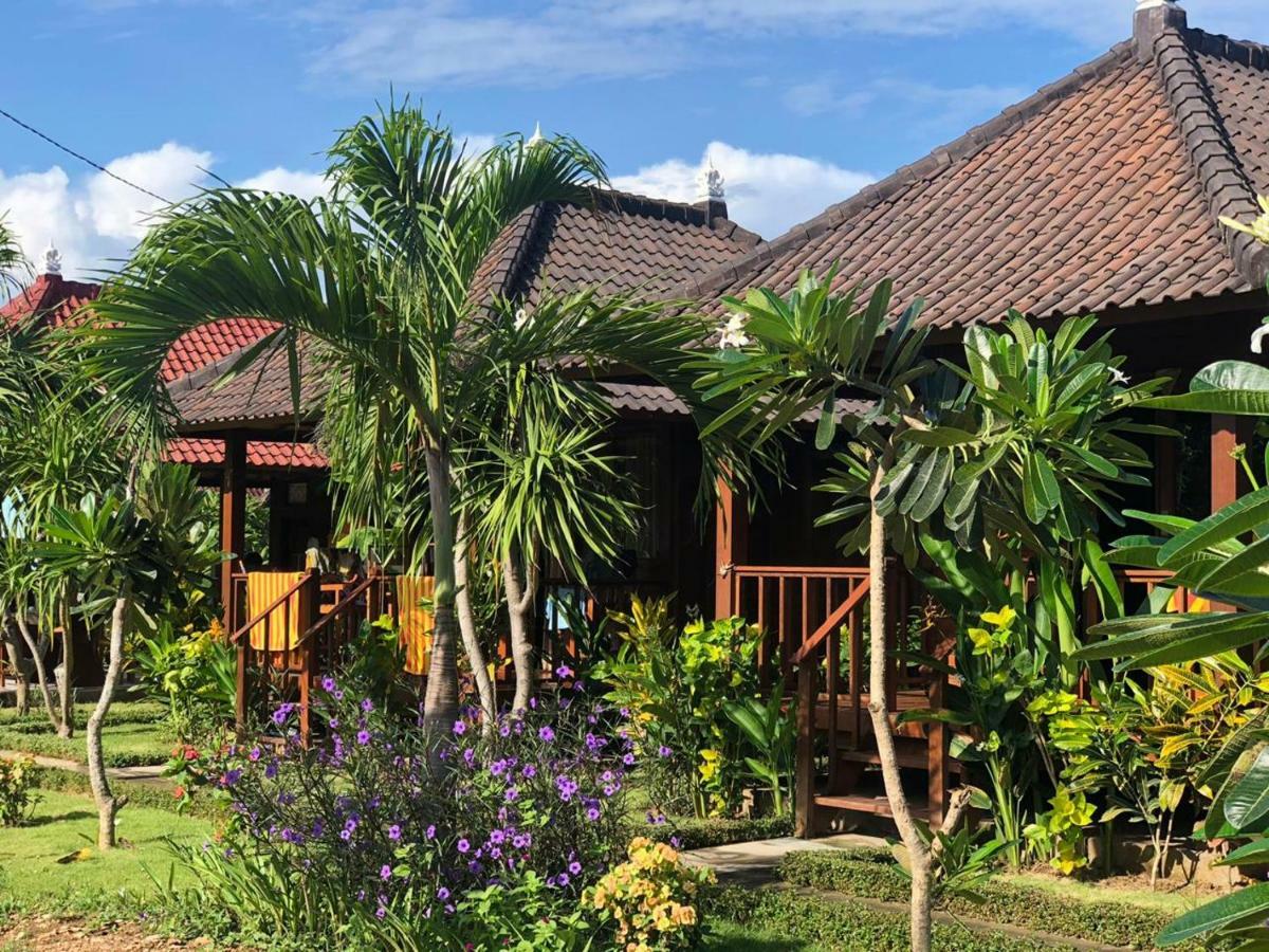 Gatri Hut Hotel Nusa Lembongan  Exterior photo
