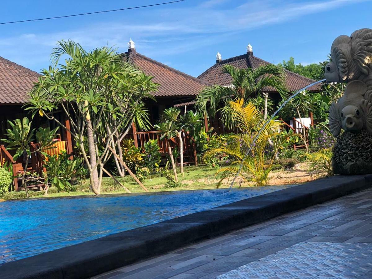 Gatri Hut Hotel Nusa Lembongan  Exterior photo