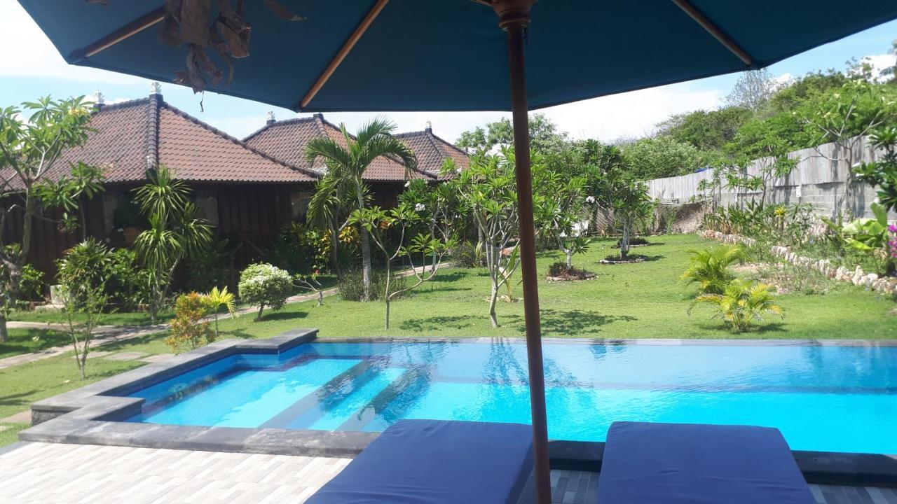 Gatri Hut Hotel Nusa Lembongan  Exterior photo